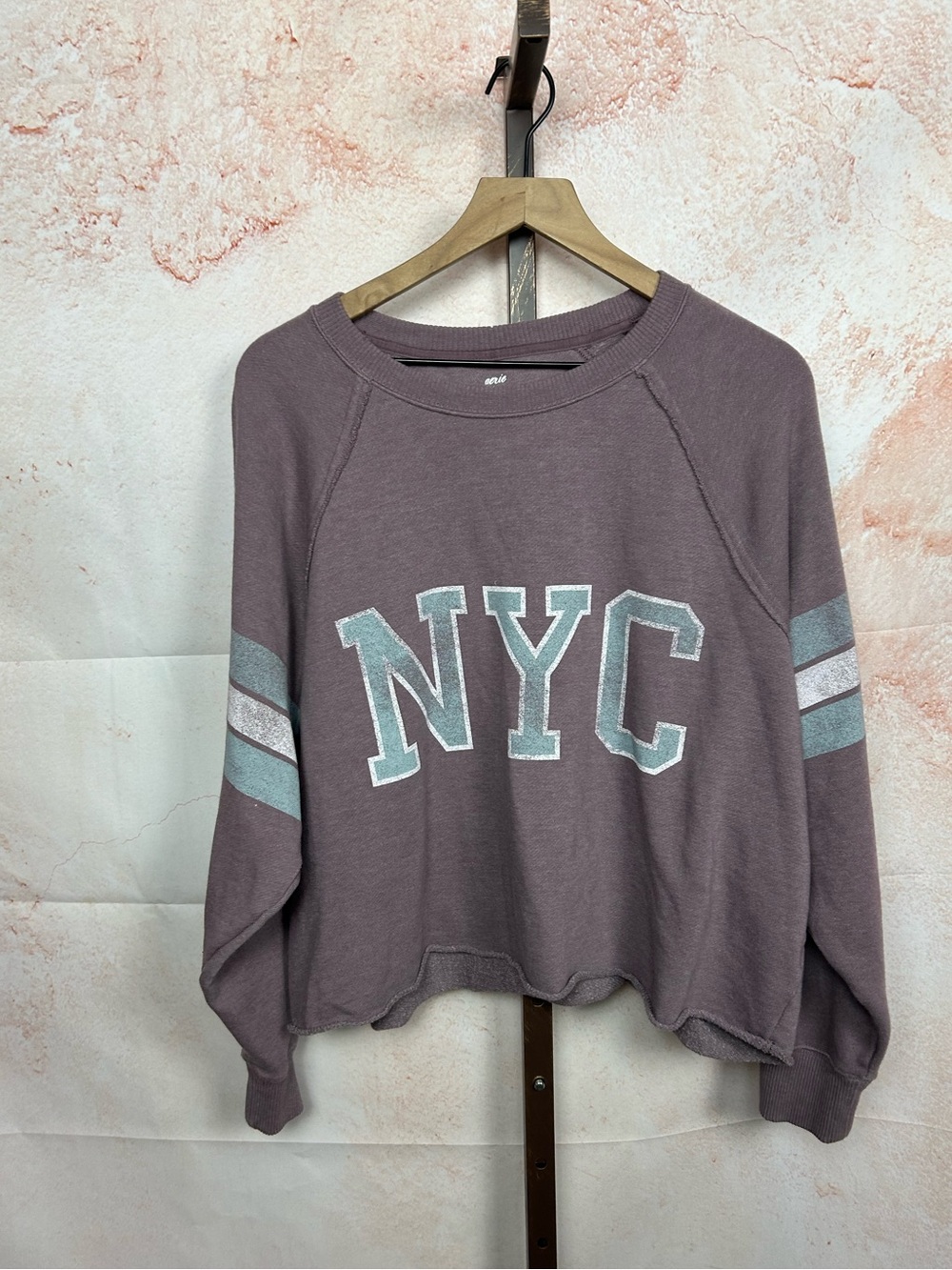 AERIE gray oversized slouchy sweatshirt size XL slightly cropped NYC blue